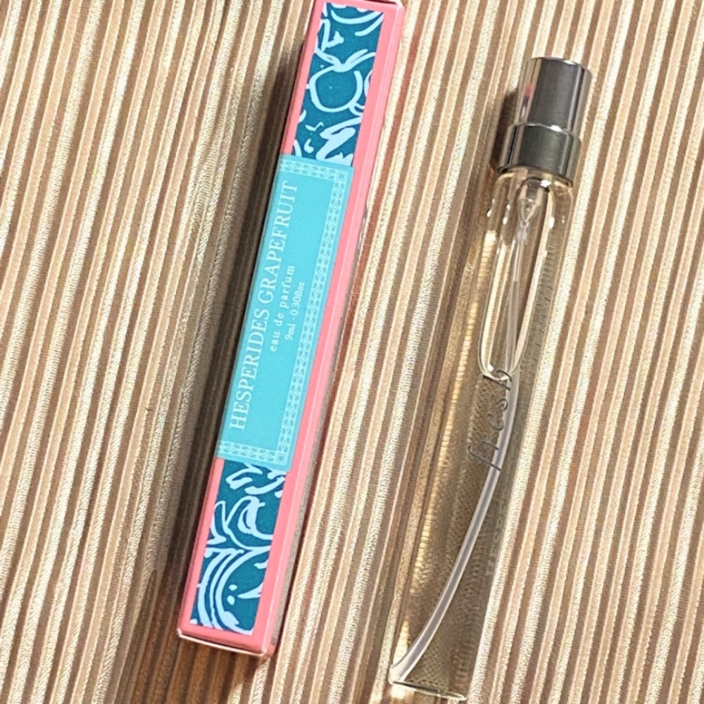 Fresh Hesperides Grapefruit 0.30FL OZ/9 ML Travel Spray